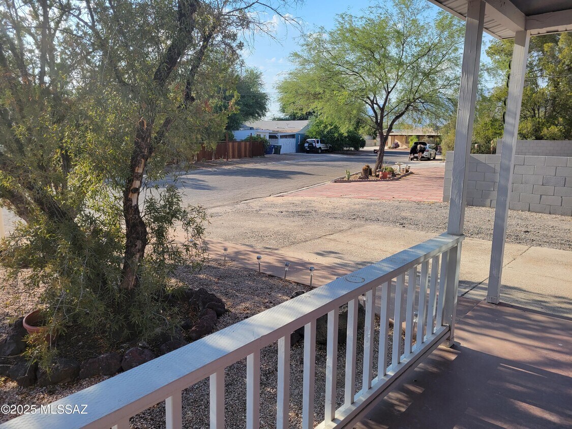 Foto principal - 5352 E Waverly St