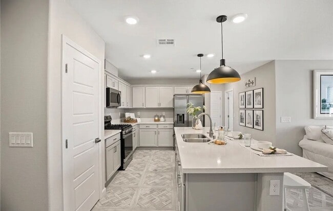 Foto del edificio - 2-Bedroom Brand New Furnished Townhome!
