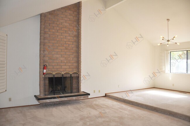 Foto del edificio - 5605 Lynwood Ct