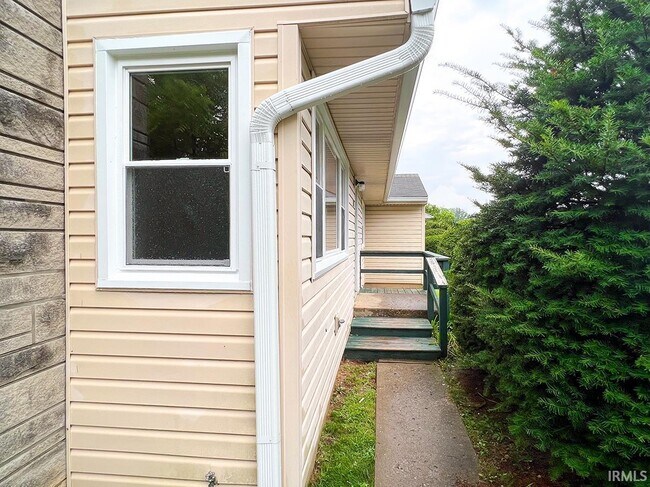 Foto del edificio - 2519 E 7th St