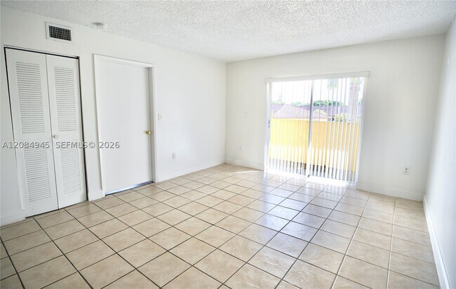 Building Photo - 14931 SW 82nd Ln
