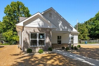 Building Photo - 307 Toledo St