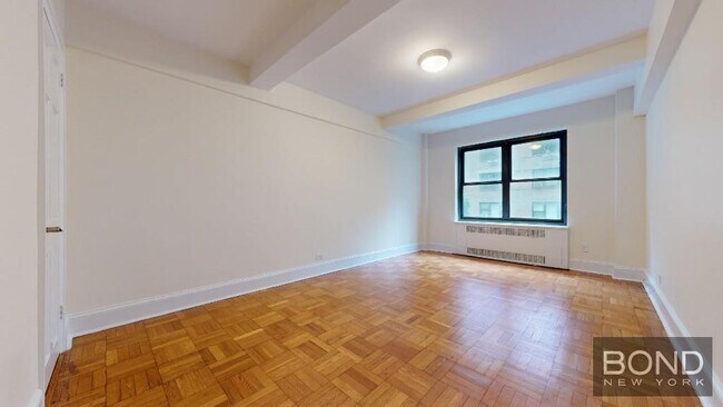 Foto del edificio - 141 E 56th St
