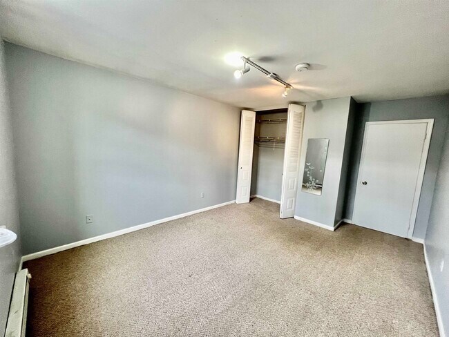 Building Photo - 356 Palisade Ave