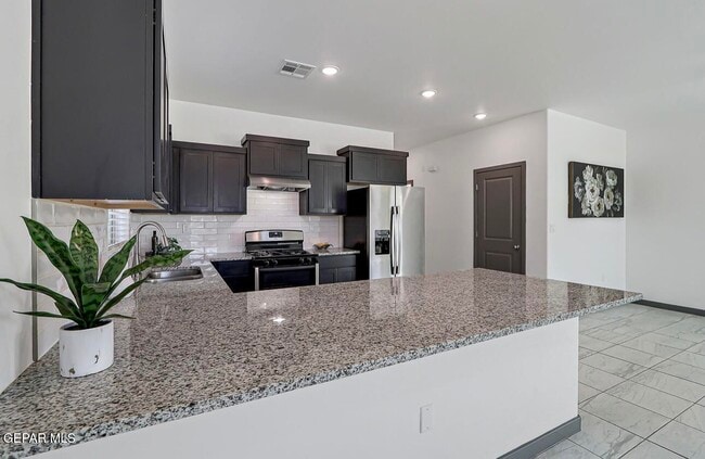 Building Photo - 4572 Mark Avizo