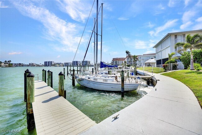 Building Photo - 386 Harbour Dr