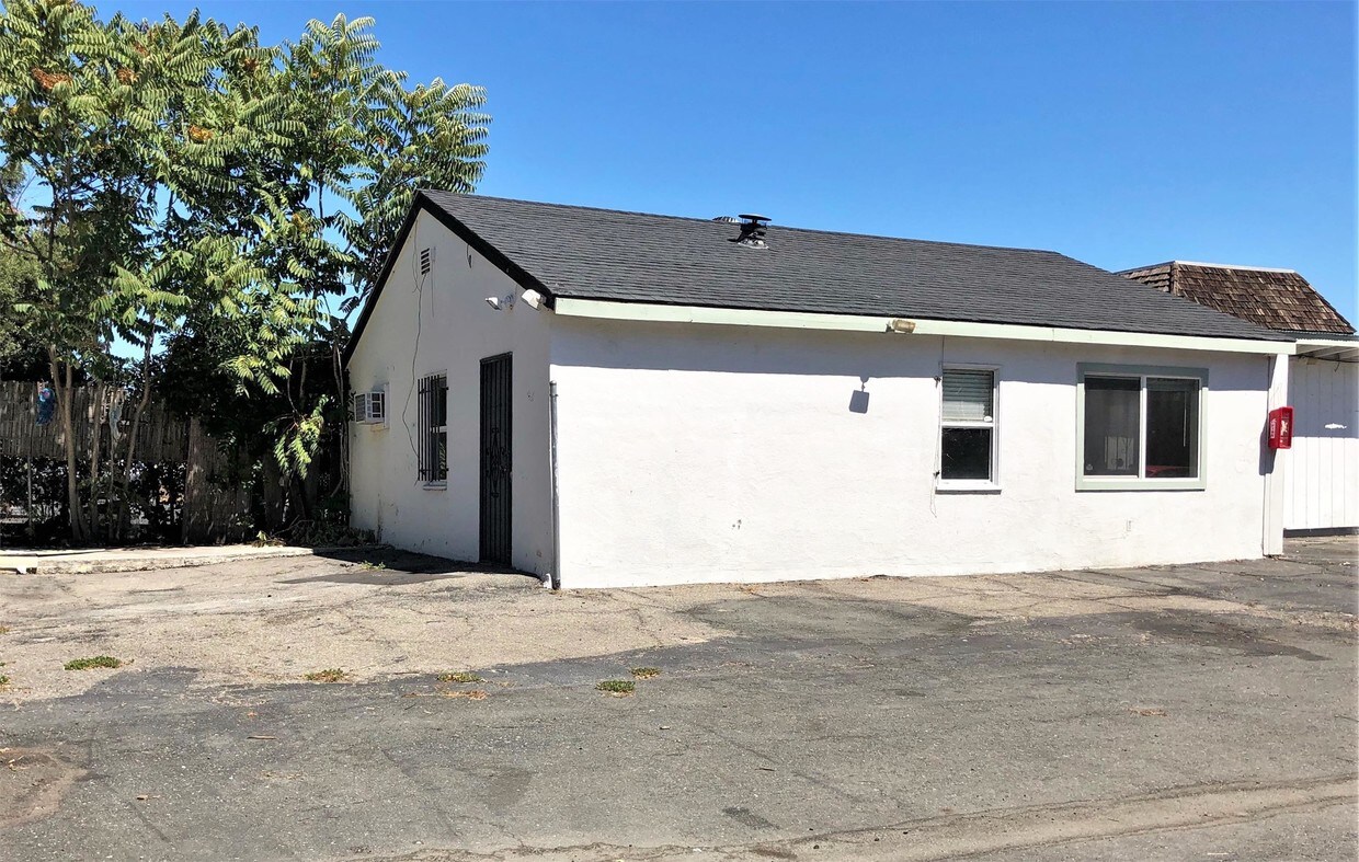 Building Photo - 2814 Lone Tree Way