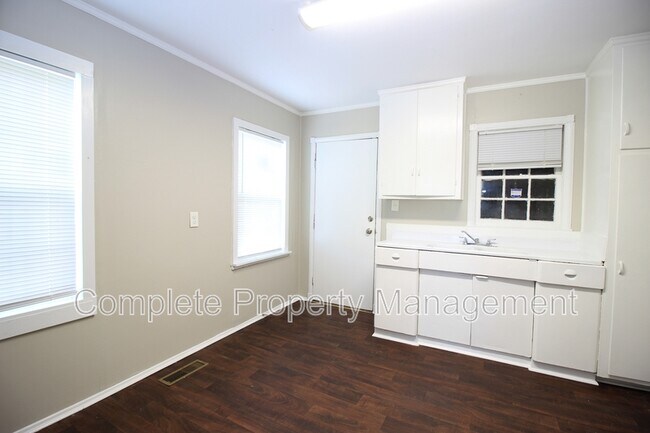Foto del edificio - 449 7th St W