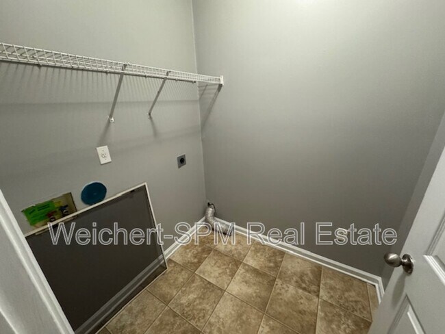 Foto del edificio - 4894 Indian Walk Ln