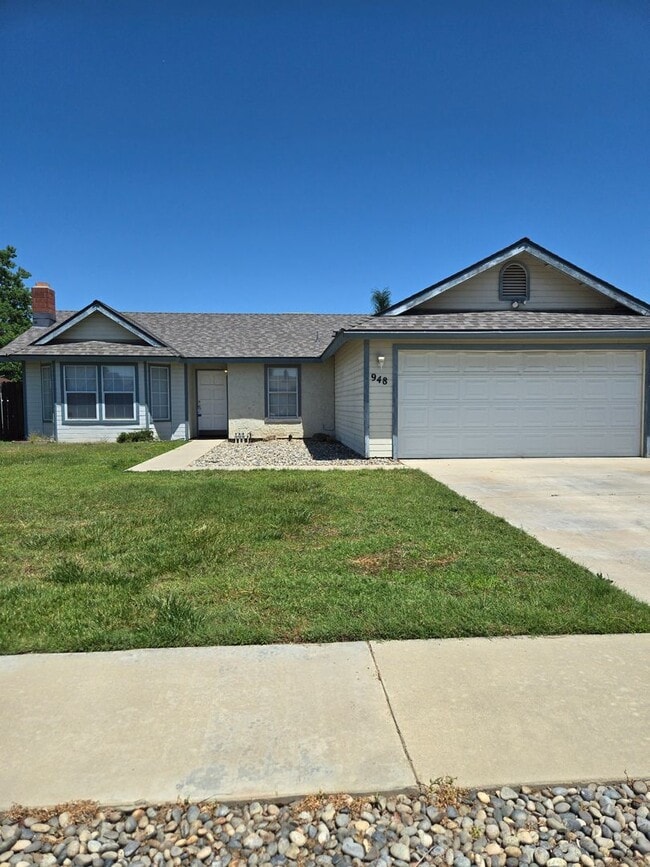 Building Photo - Three bedroom
