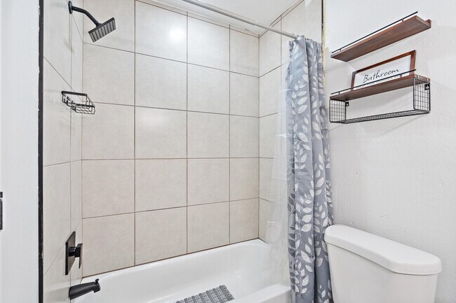 Foto del edificio - 2302 W Colter St