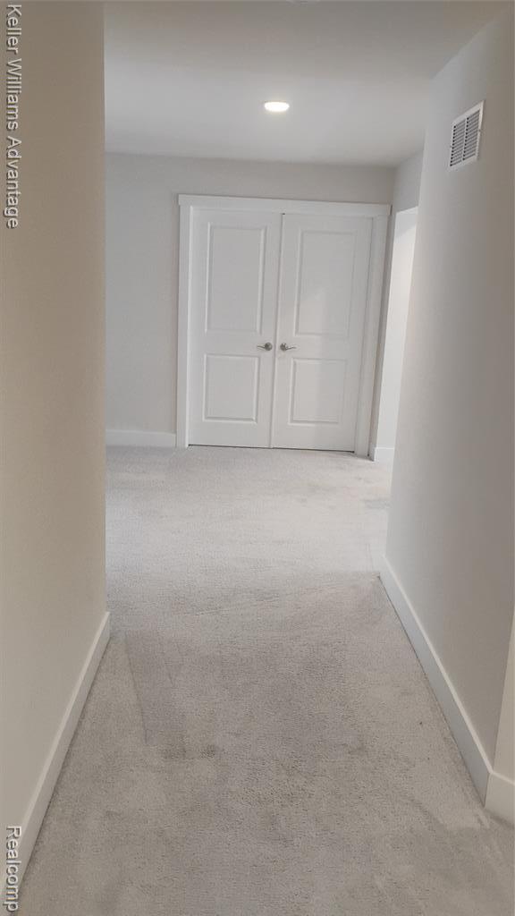 Foto del edificio - 50654 Scarborough Rd