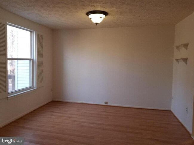 Building Photo - 9086 Tiffany Park Ct