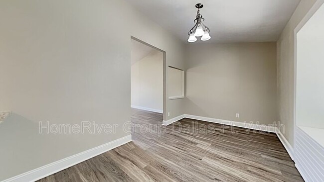 Building Photo - 425 Rainier St