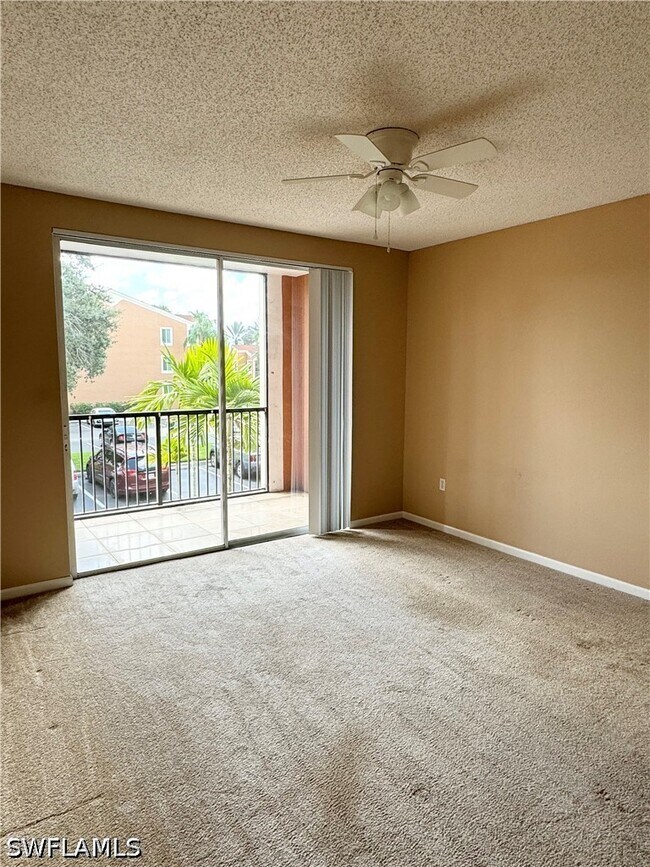 Foto del edificio - 1220 Reserve Way