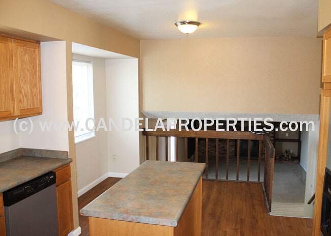 Foto del edificio - 6250 Tuckerman Ln