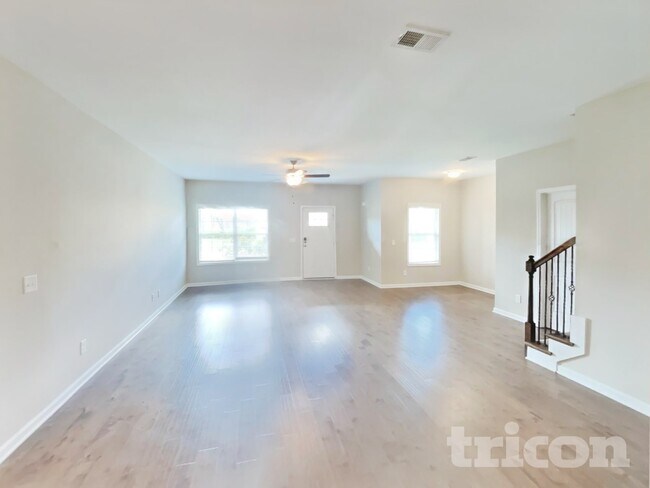 Foto del edificio - 938 Beverly Ct