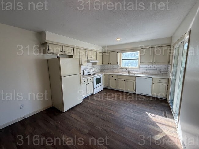 Foto del edificio - 3113-3115 S Bunker