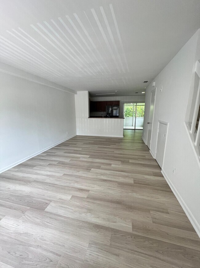 Photo - 2896 Edgehill Ln Townhome