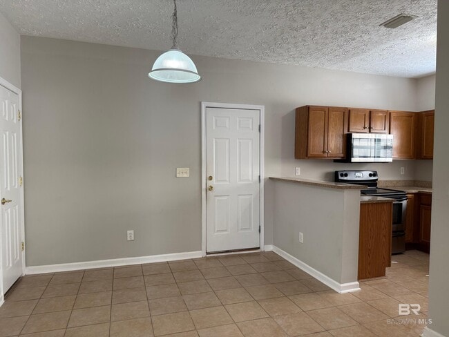 Building Photo - 1305 Dominoe Trail