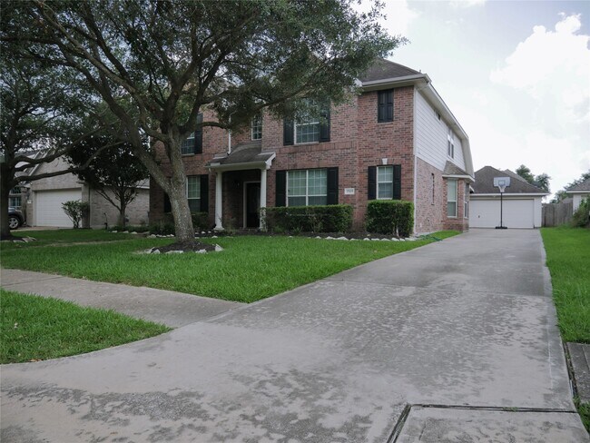 Foto del edificio - 17619 Emerald Garden Ln