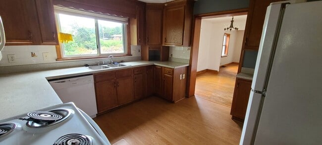 Building Photo - 3BR, 2BA SFH