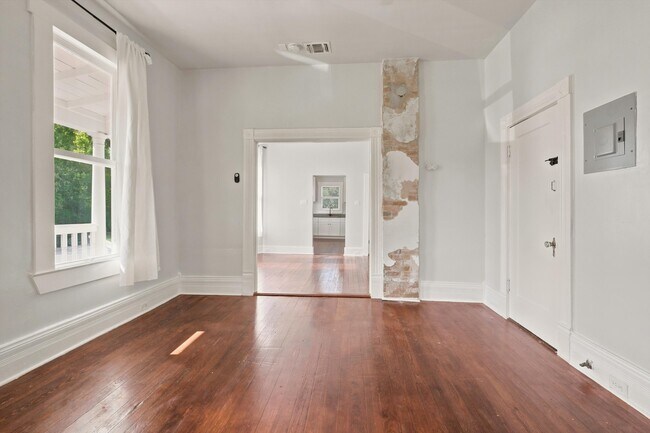 Photo - 732 Lamar St (San Antonio, TX) House