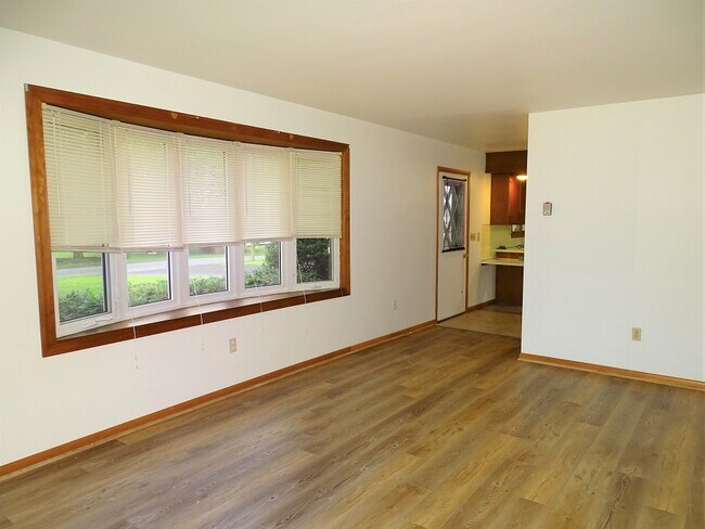 Foto del edificio - 236 Deep Run Rd