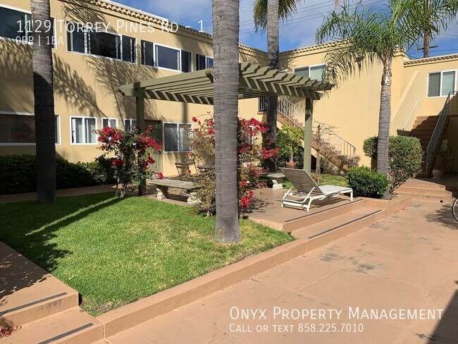 Building Photo - 1129 Torrey Pines Rd - Bright studio in th...
