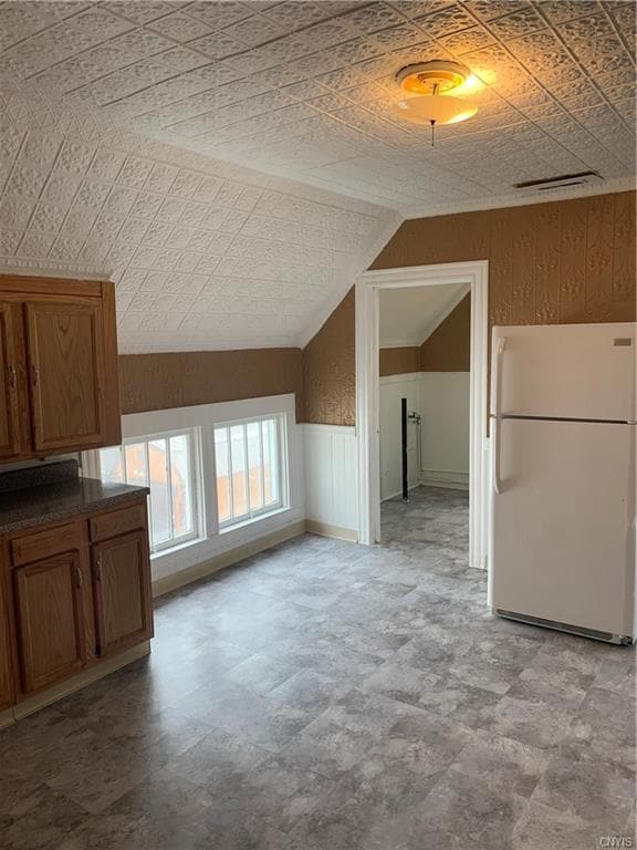 Building Photo - 215 Hixson Ave