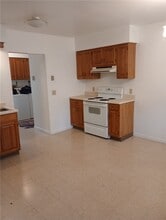 Building Photo - 218 Main St