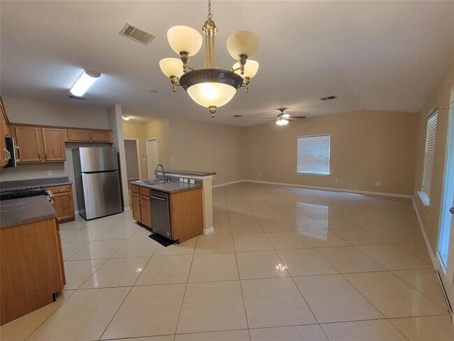 Foto del edificio - 3307 St Genevieve Dr