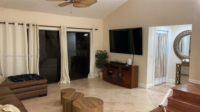 Foto del edificio - 1634 N 15th Terrace