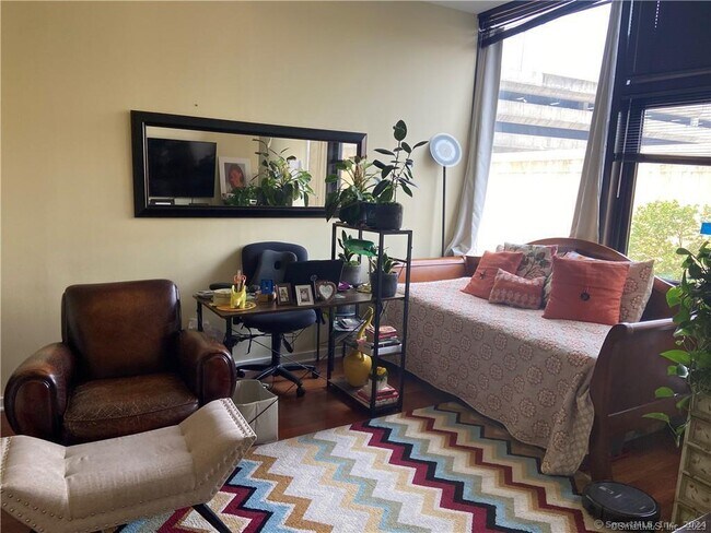 Foto del edificio - 127 Greyrock Pl