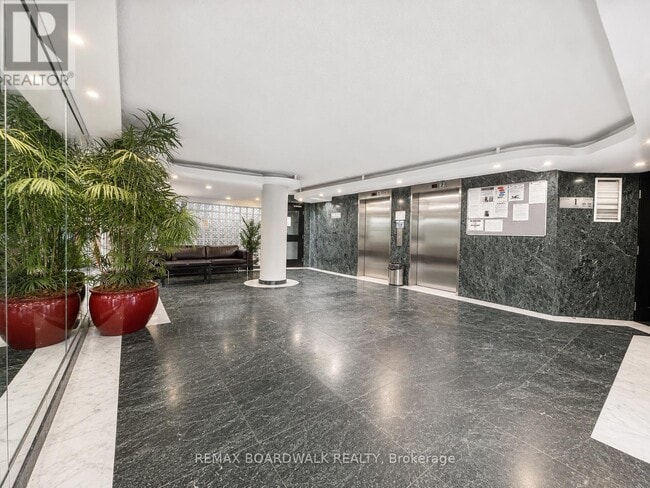 Building Photo - 1440 Heron Rd
