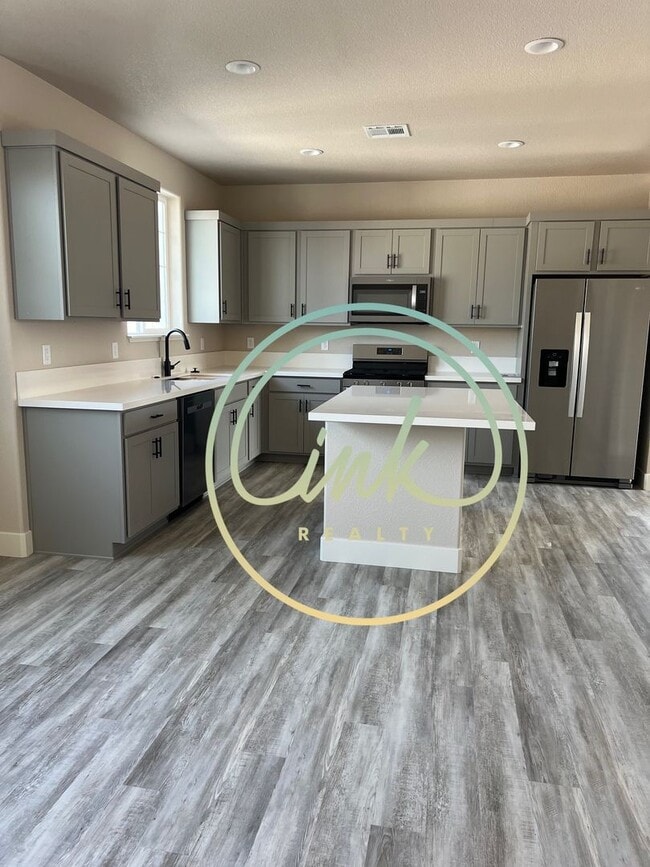 Building Photo - New Build Townhome Close to Downtown Gardn...