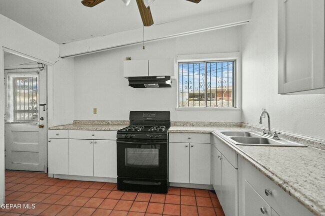 Foto del edificio - 5505 Martin Ln