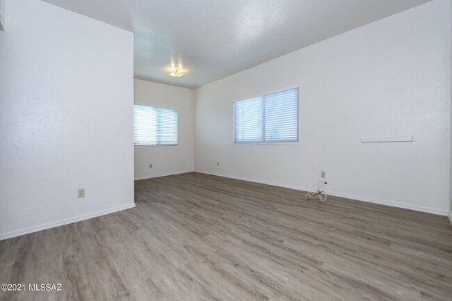 Foto del edificio - 312 E 24th St