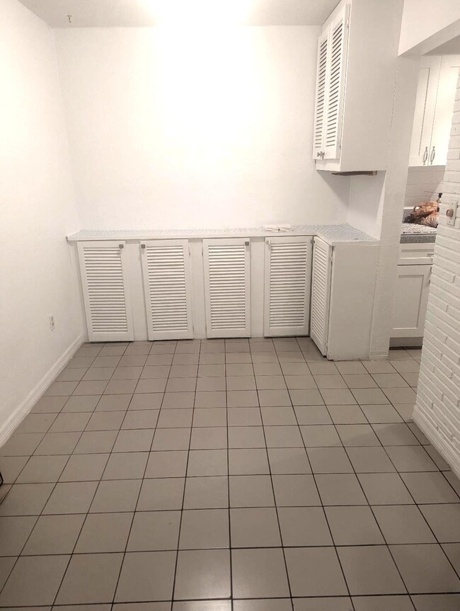 Foto del edificio - 20400 NW 7th Ave