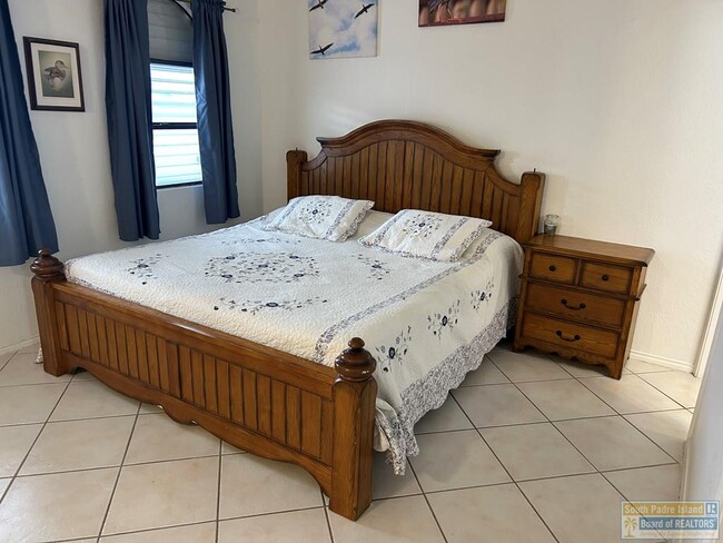 Foto del edificio - 1342 Harbor Island Dr