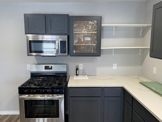 Cocina - 714 Ross Ave