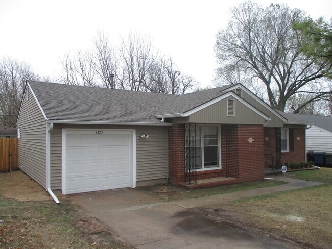 Building Photo - 2425 South Sandusky Avenue, Tulsa, OK, USA