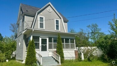 Building Photo - 527 James Ave SE