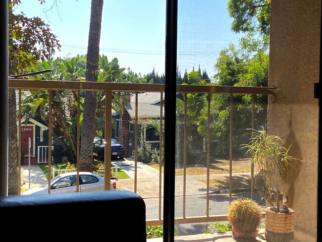 Living Room Balcony - 7505 Hampton Ave