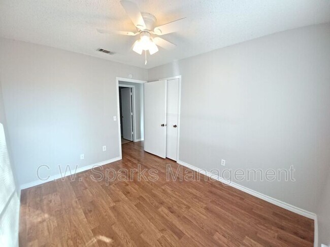 Building Photo - 1100 Sandy Trail Dr
