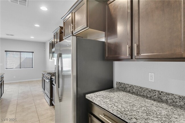 Foto del edificio - 9404 Sand Tiger Ave