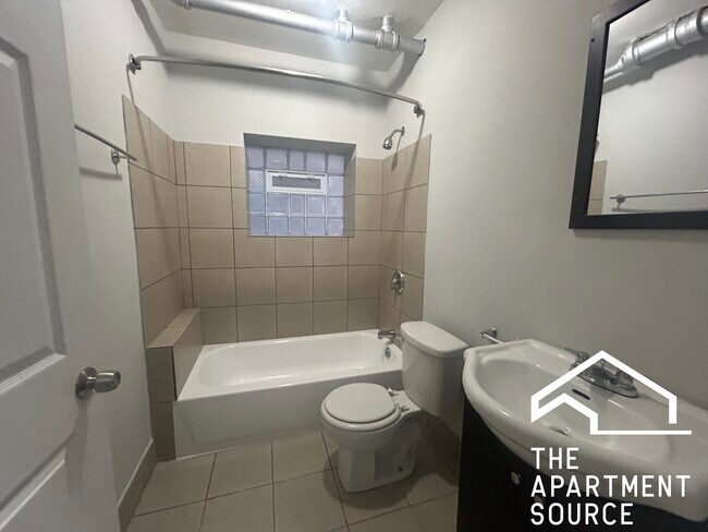 Foto del edificio - 2213 E 69th St
