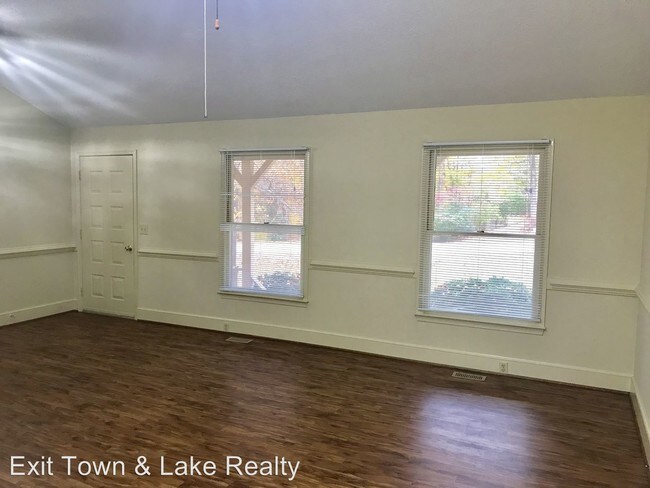 Building Photo - 5 br, 3 bath House - 720 Marrow St.