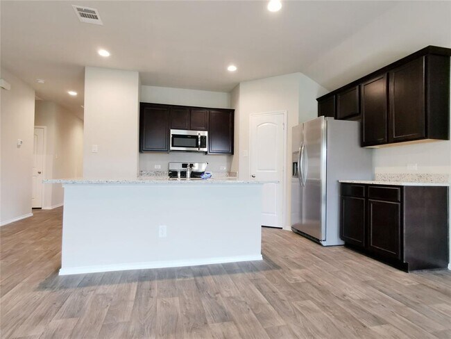 Foto del edificio - 4103 Peek Rd
