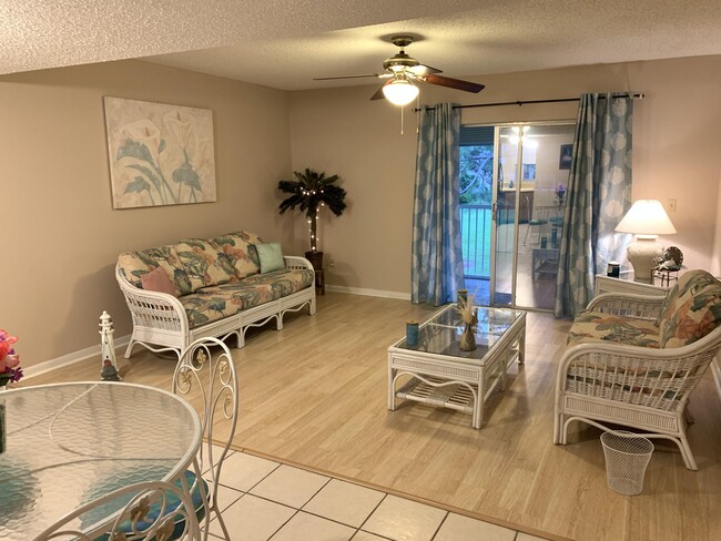 Building Photo - 18081 SE Country Club Dr